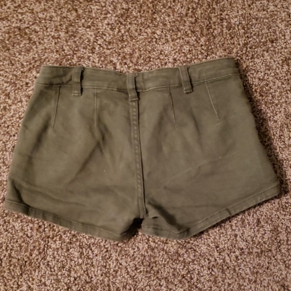 DELIAS RARE SHORTS - Picture 3 of 3